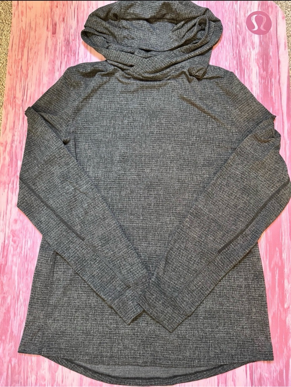 lululemon athletica Men’s Charcoal Gray Turtleneck Pullover